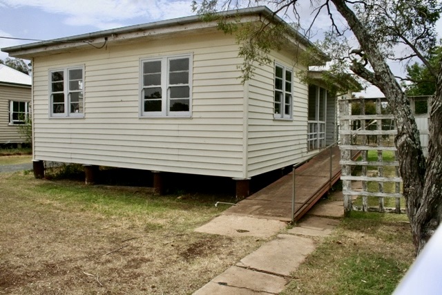 140 Kent St, Oakey, QLD 4401