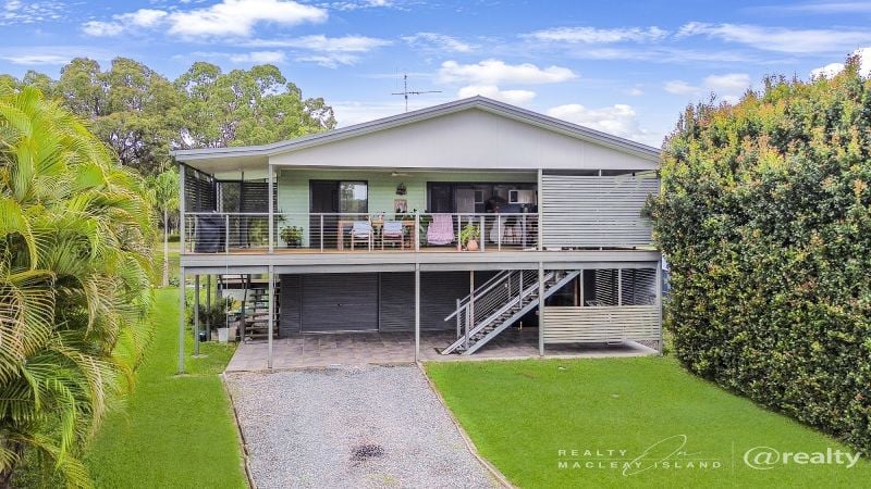 48 Barramundi St, Macleay Island, QLD 4184