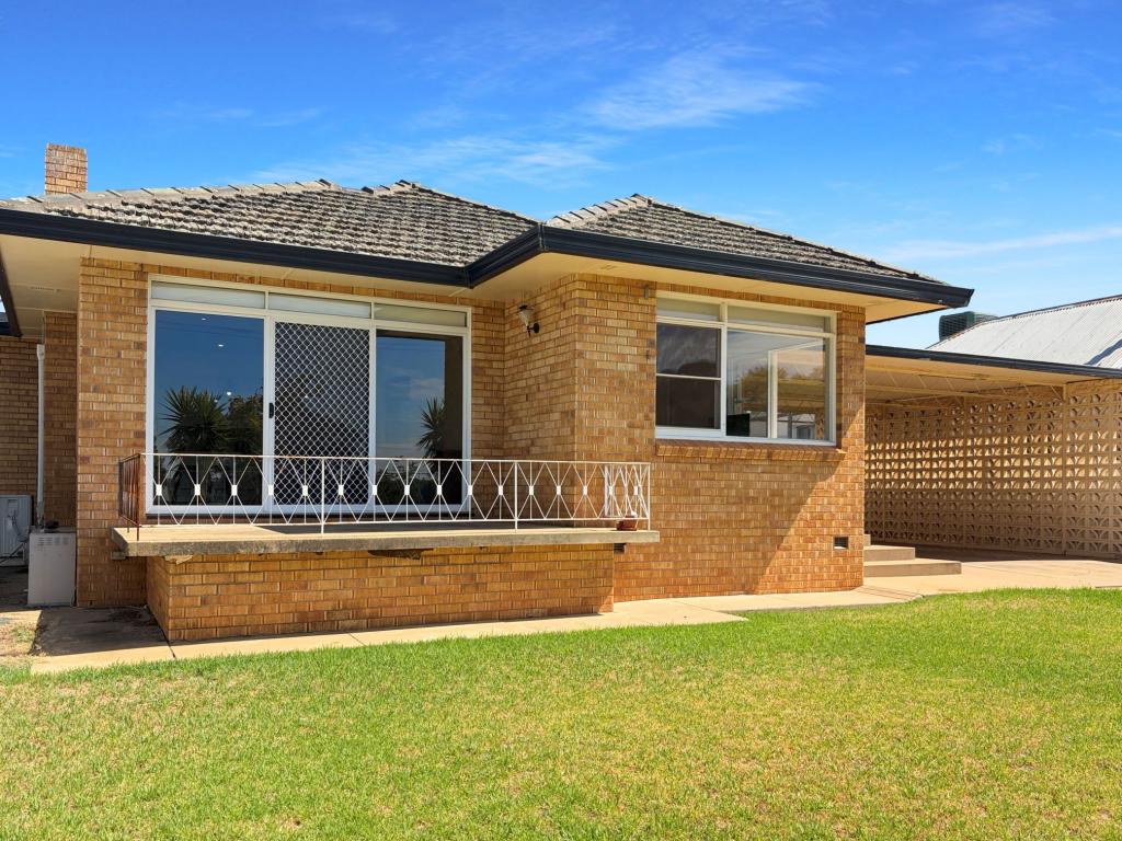 64 Railway Ave, Leeton, NSW 2705