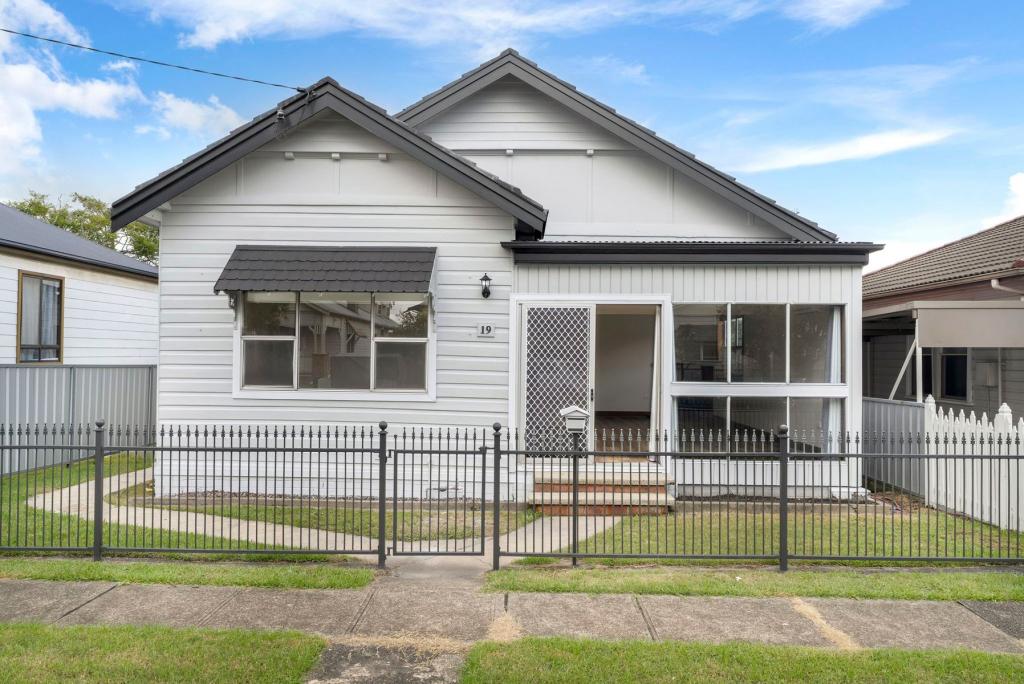 19 Victoria St, New Lambton, NSW 2305
