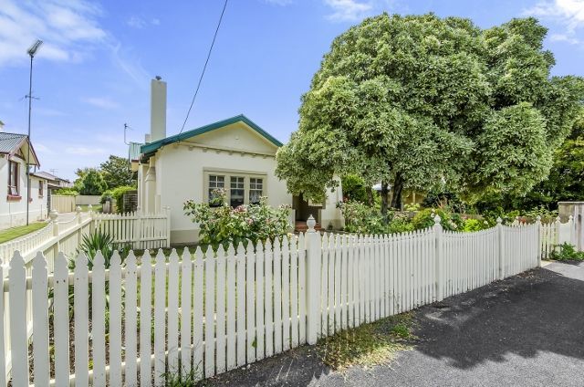 54 Bay Rd, Mount Gambier, SA 5290