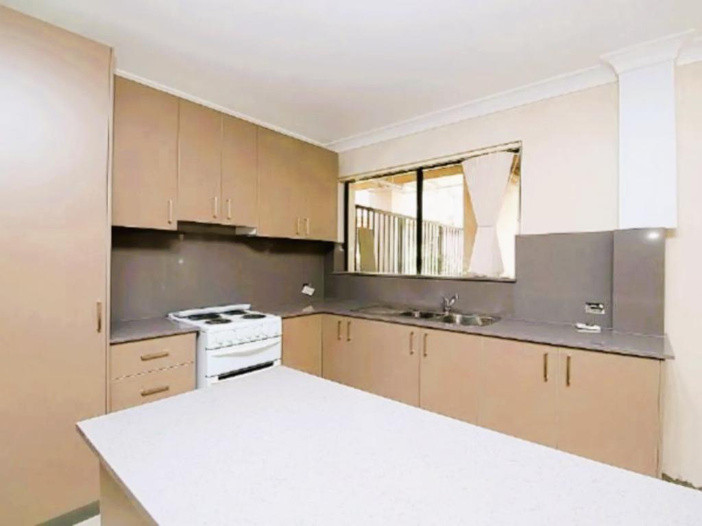 40 Lucinda Ave, Bass Hill, NSW 2197