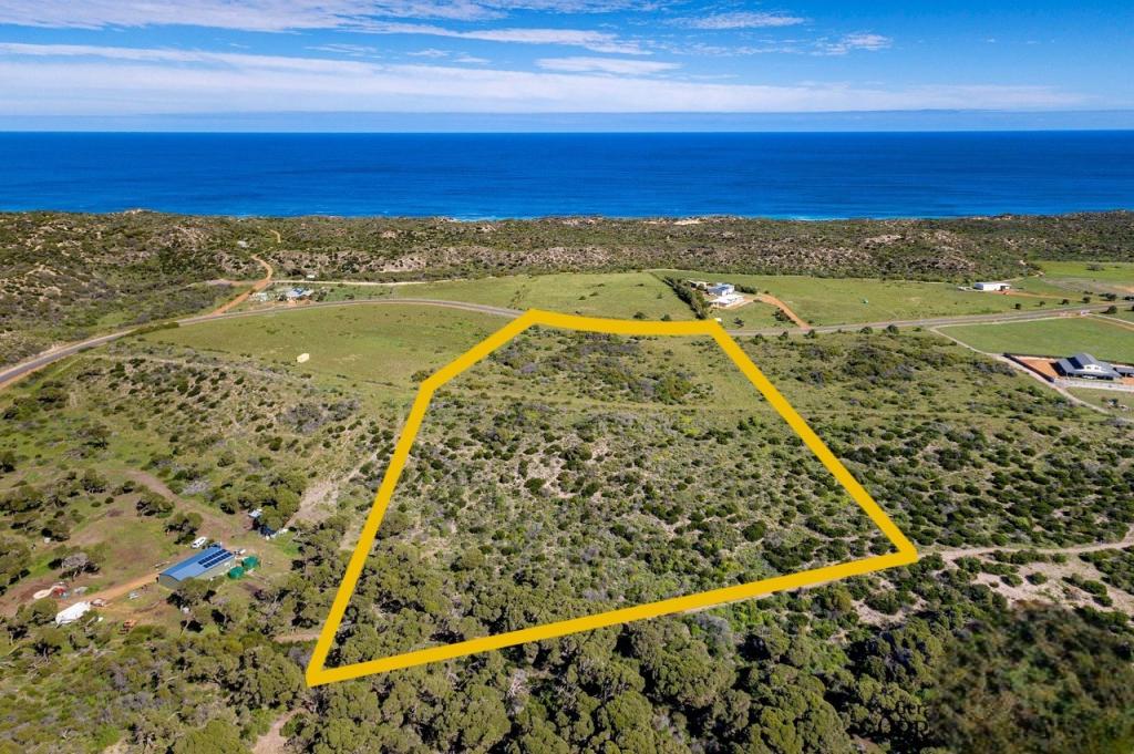 14 African Reef Bvd, Greenough, WA 6532