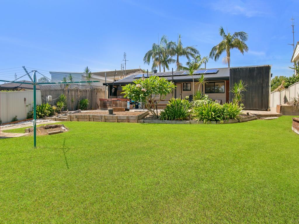62 Campbell Pde, Mannering Park, NSW 2259