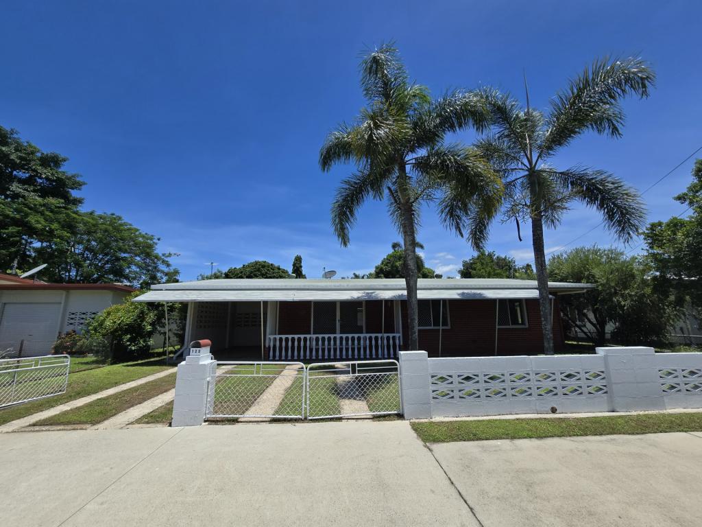 123 Wilkinson St, Manunda, QLD 4870