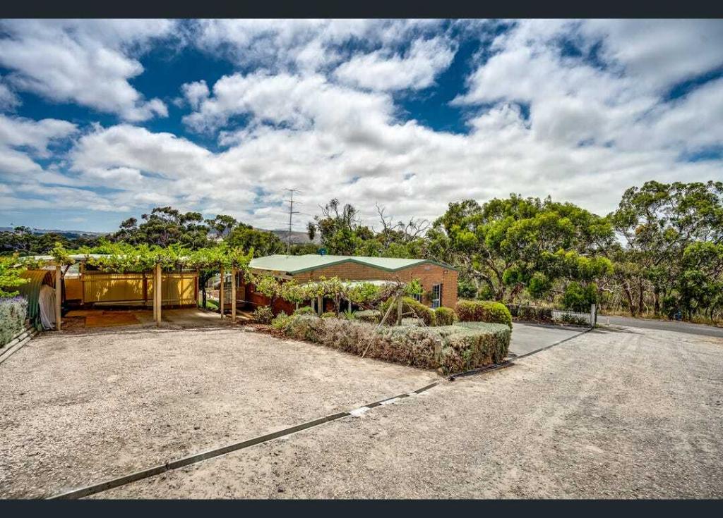 121 Waggon Rd, Victor Harbor, SA 5211