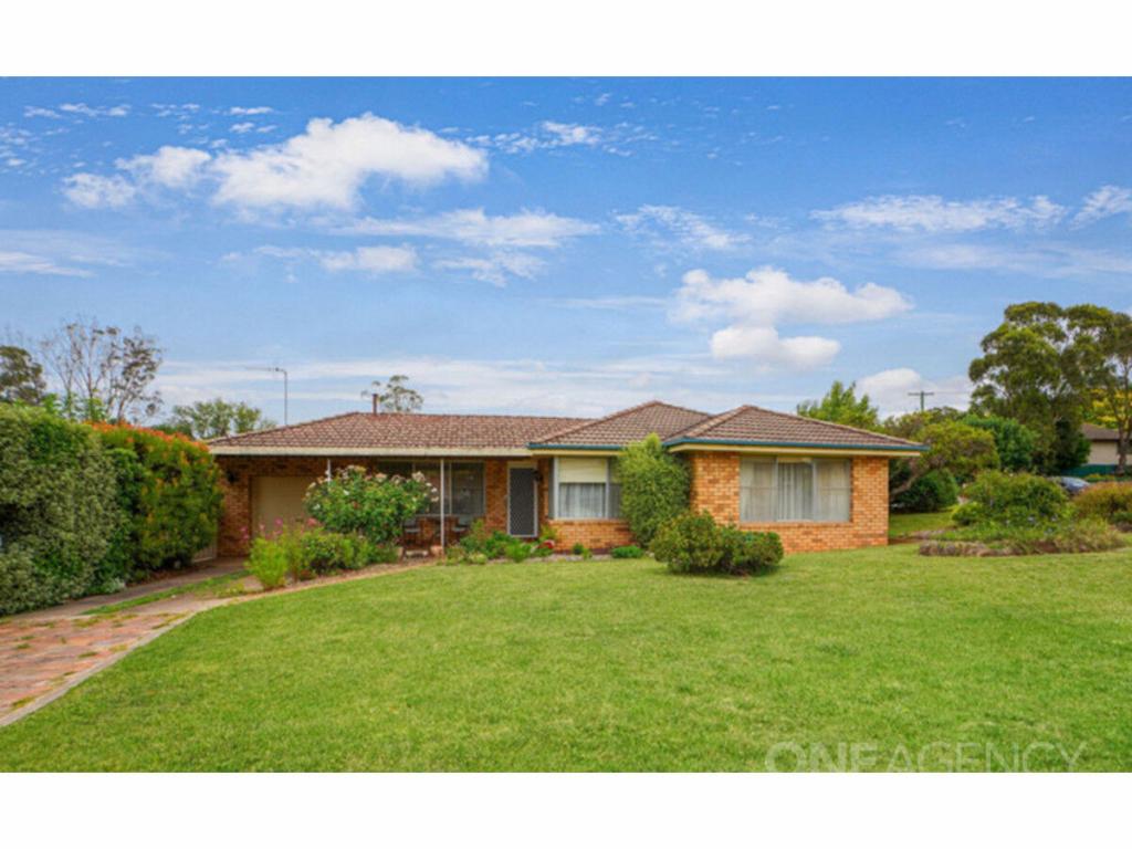 24 Garfield Ave, Goulburn, NSW 2580