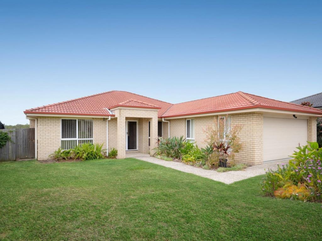 16 Walnut Cres, Lowood, QLD 4311