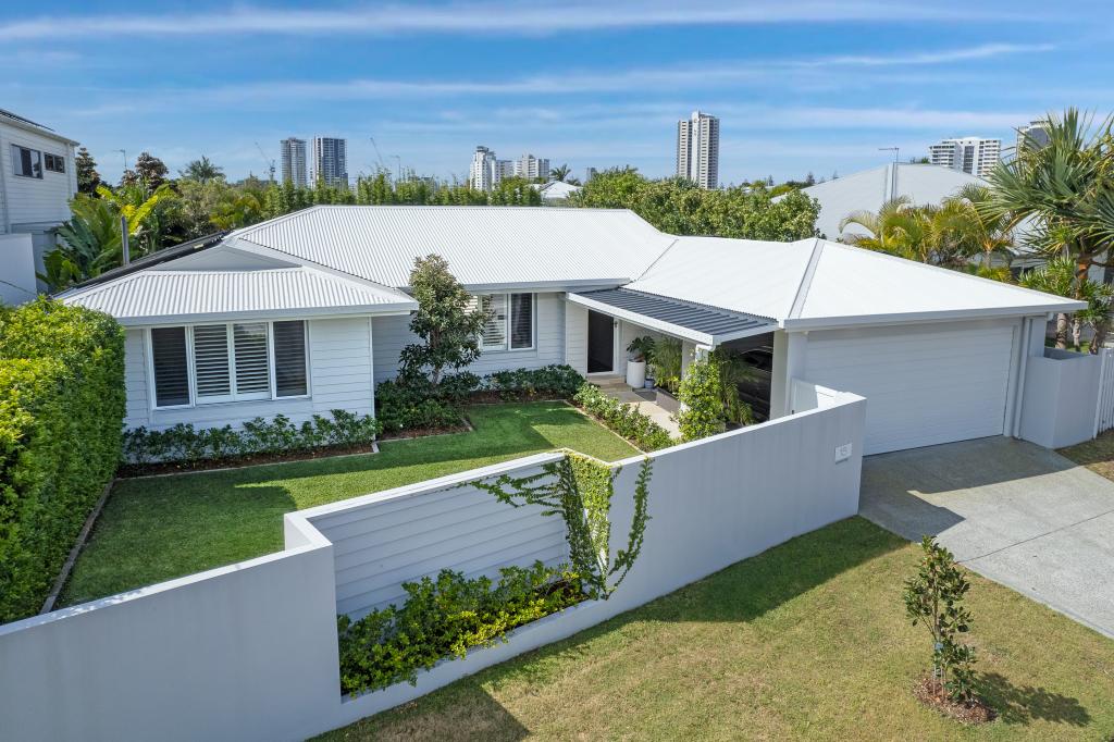 15 Sandpiper Dr, Burleigh Waters, QLD 4220