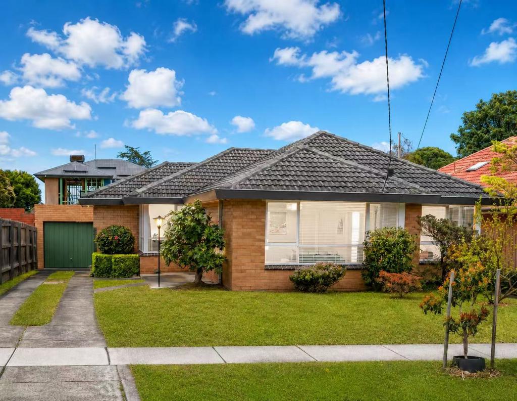 14 Victor Cres, Forest Hill, VIC 3131