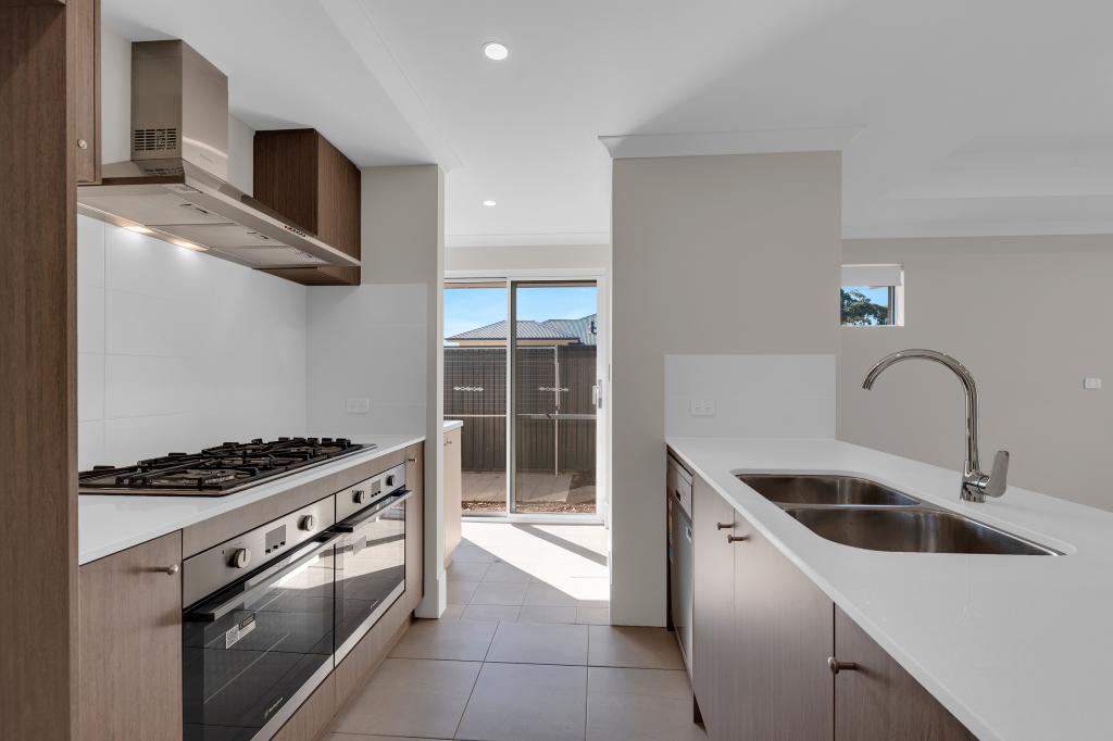 10 Farncomb St, Byford, WA 6122