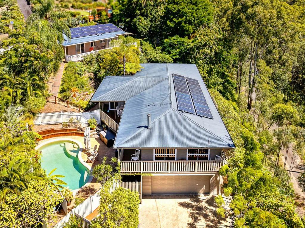 33 Glenrowan Dr, Tallai, QLD 4213