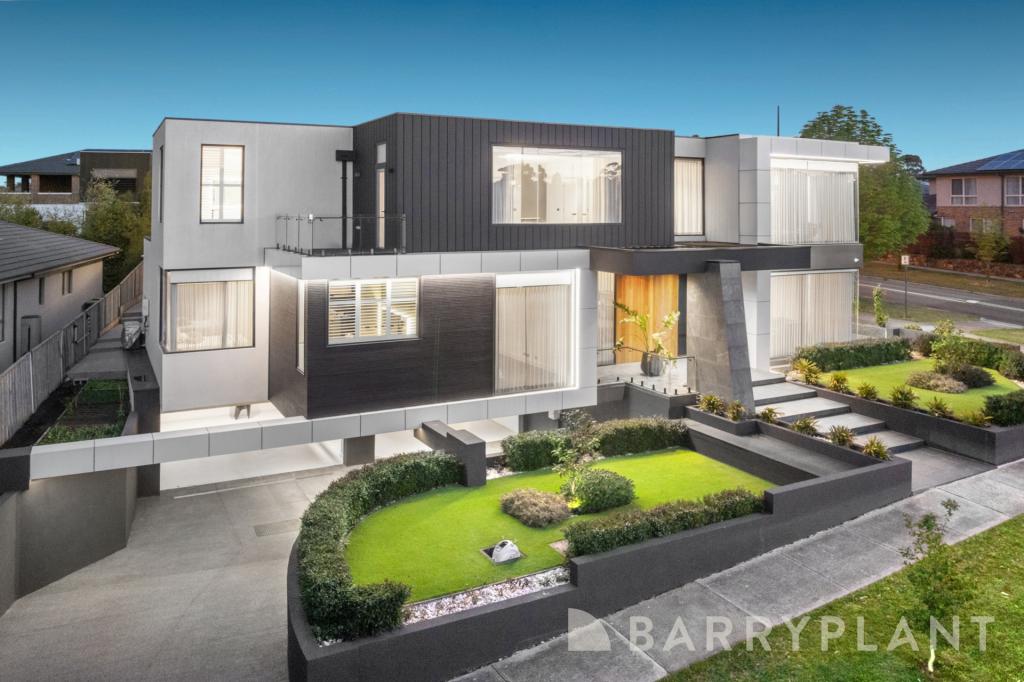 12 CLOVEMONT WAY, BUNDOORA, VIC 3083