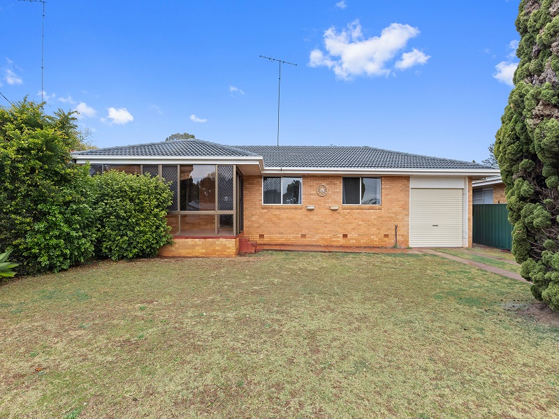 14 Shennan St, Harristown, QLD 4350