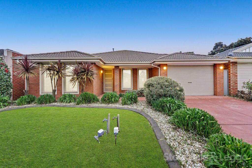 23 Greenaway Tce, Cranbourne East, VIC 3977