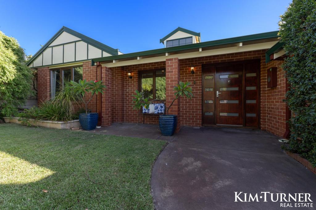 2 Bovell Gdns, Leeming, WA 6149