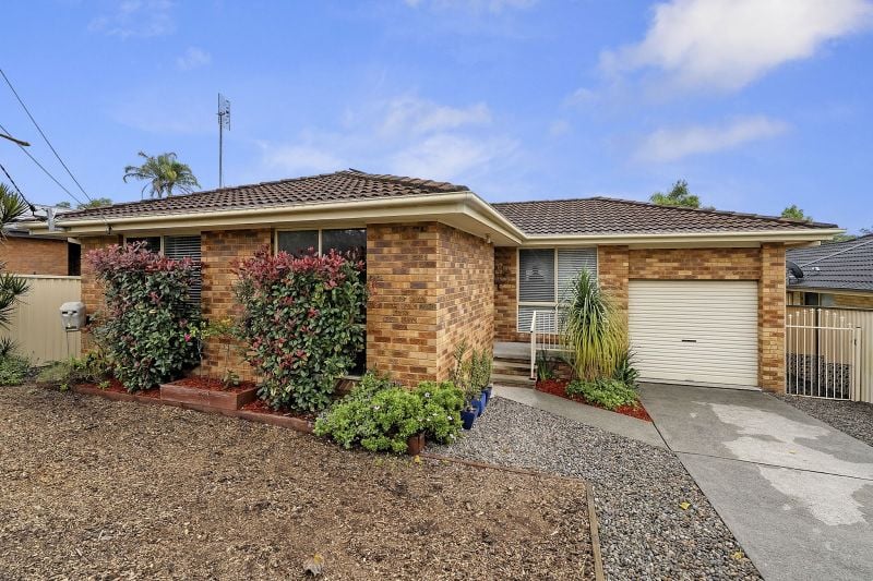 15 Leumeah Ave, Chain Valley Bay, NSW 2259