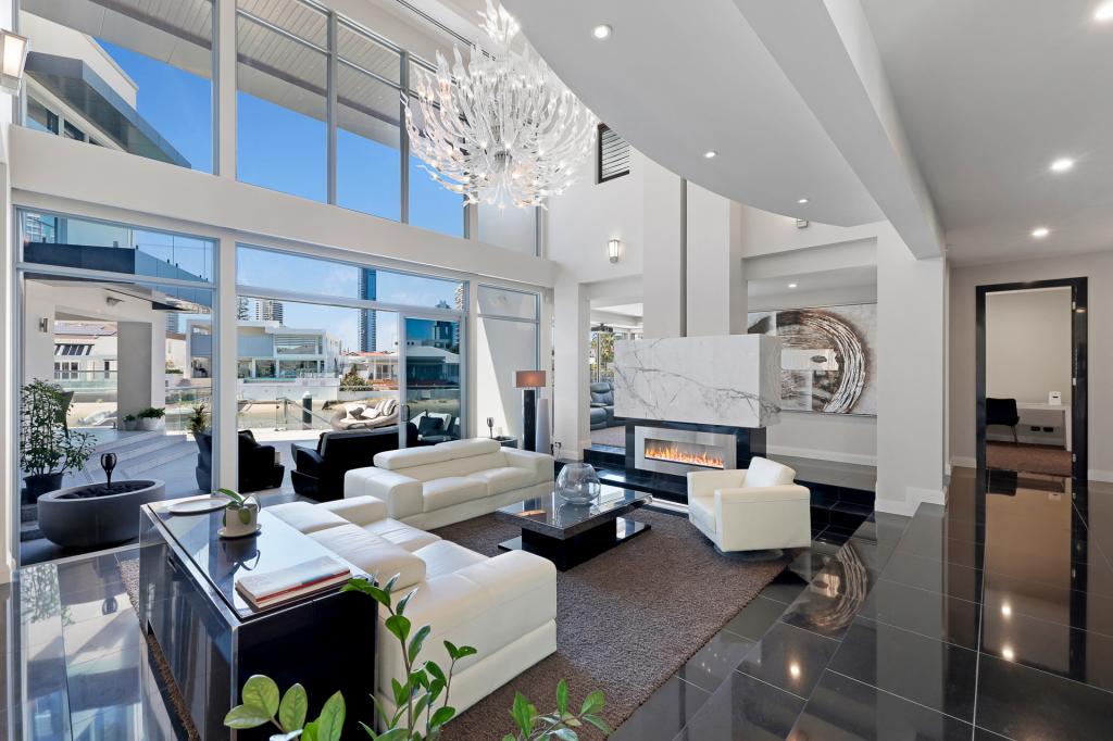 25 Buccaneer Ct, Surfers Paradise, QLD 4217