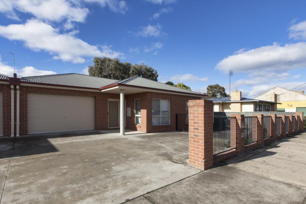 2/21a Lawrence St, Beaufort, VIC 3373