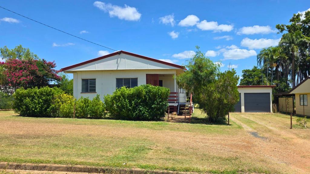 54 Fielding St, Gayndah, QLD 4625