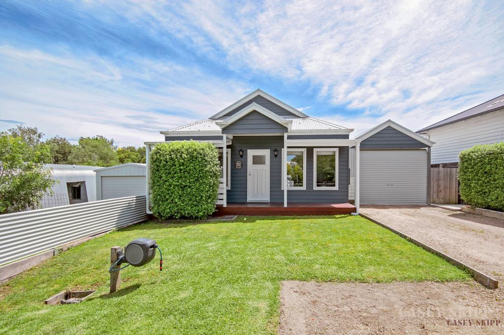 4 SCOTT ST, BAIRNSDALE, VIC 3875