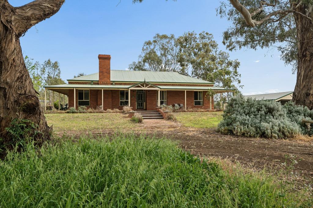 6643 GOULBURN VALLEY HWY, YARROWEYAH, VIC 3644