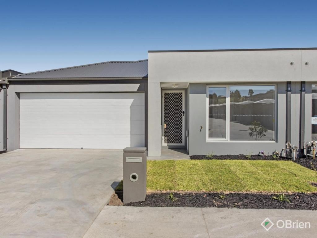 8 Pinot Way, Pakenham, VIC 3810