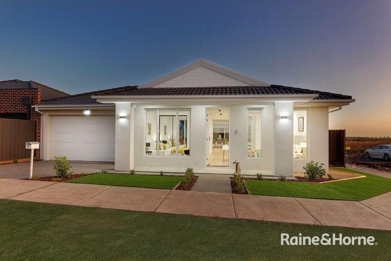 7 SELENE WAY, GREENVALE, VIC 3059