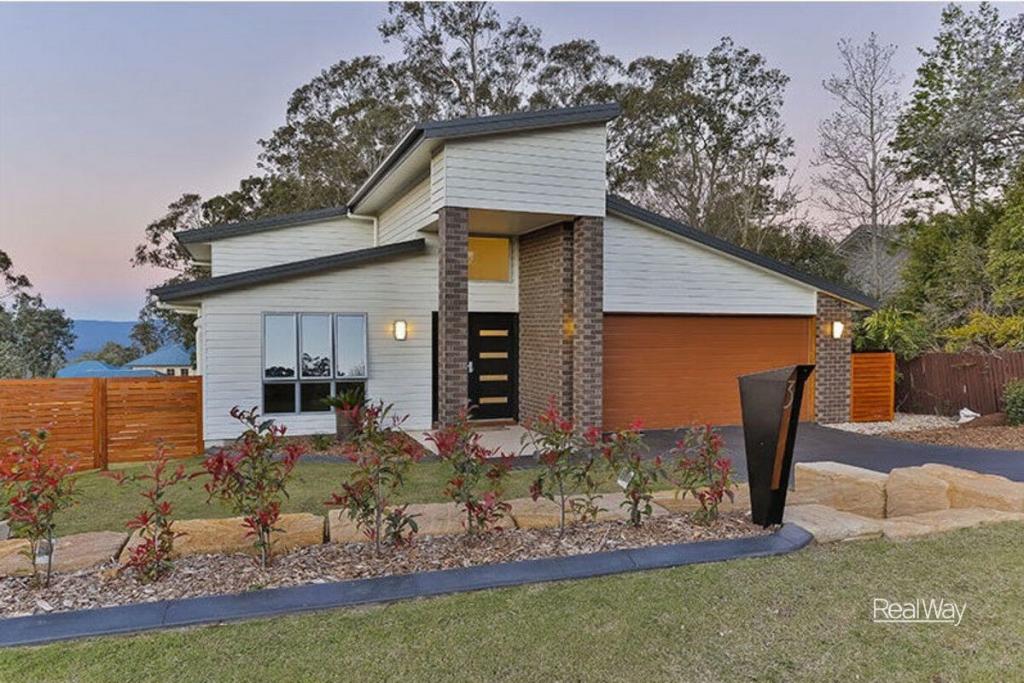 3 Skye Ct, Prince Henry Heights, QLD 4350