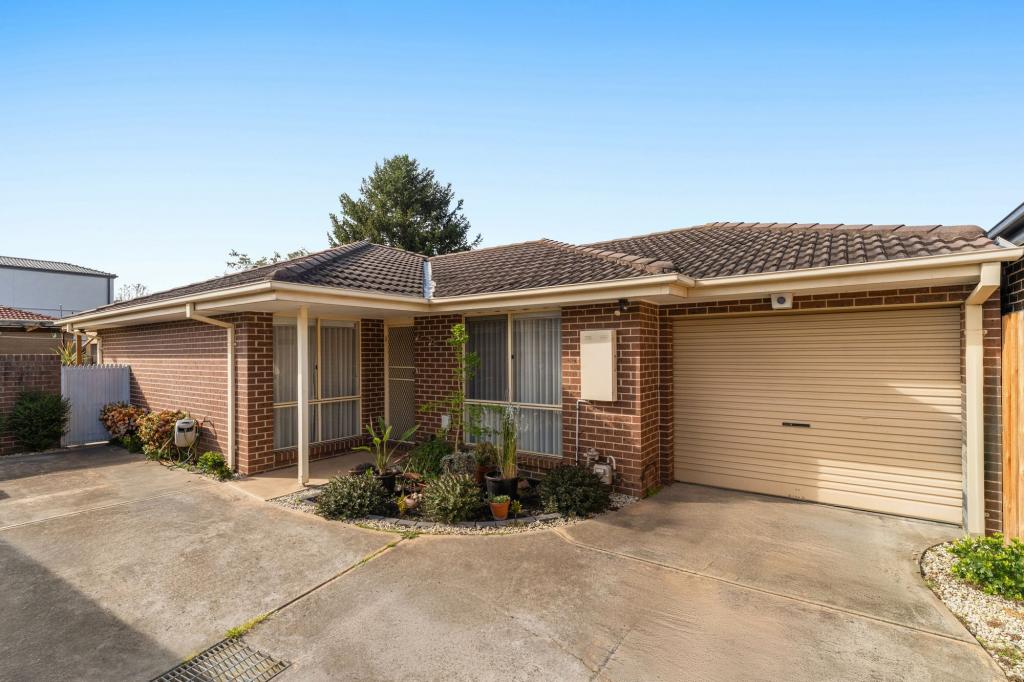 2/4 Greenlaw Cres, Berwick, VIC 3806
