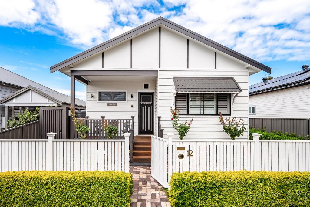 12 ERRINGTON AVE, NEW LAMBTON, NSW 2305