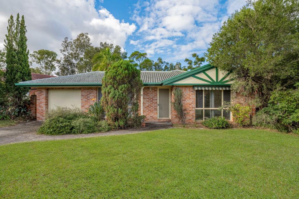9 Derwent Cres, Lakelands, NSW 2282