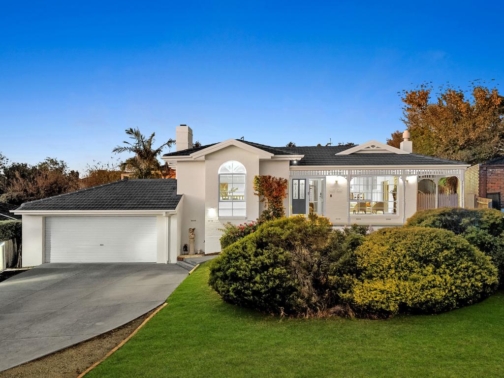 8 Hillview Pl, Berwick, VIC 3806