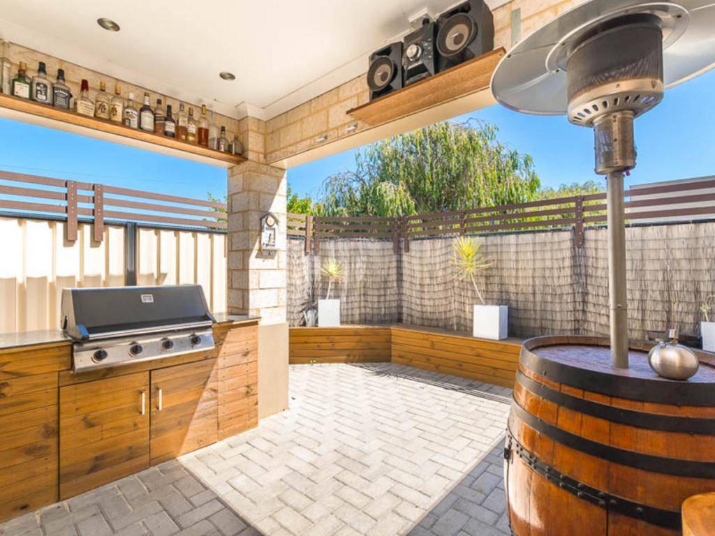 22 Wotan St, Innaloo, WA 6018