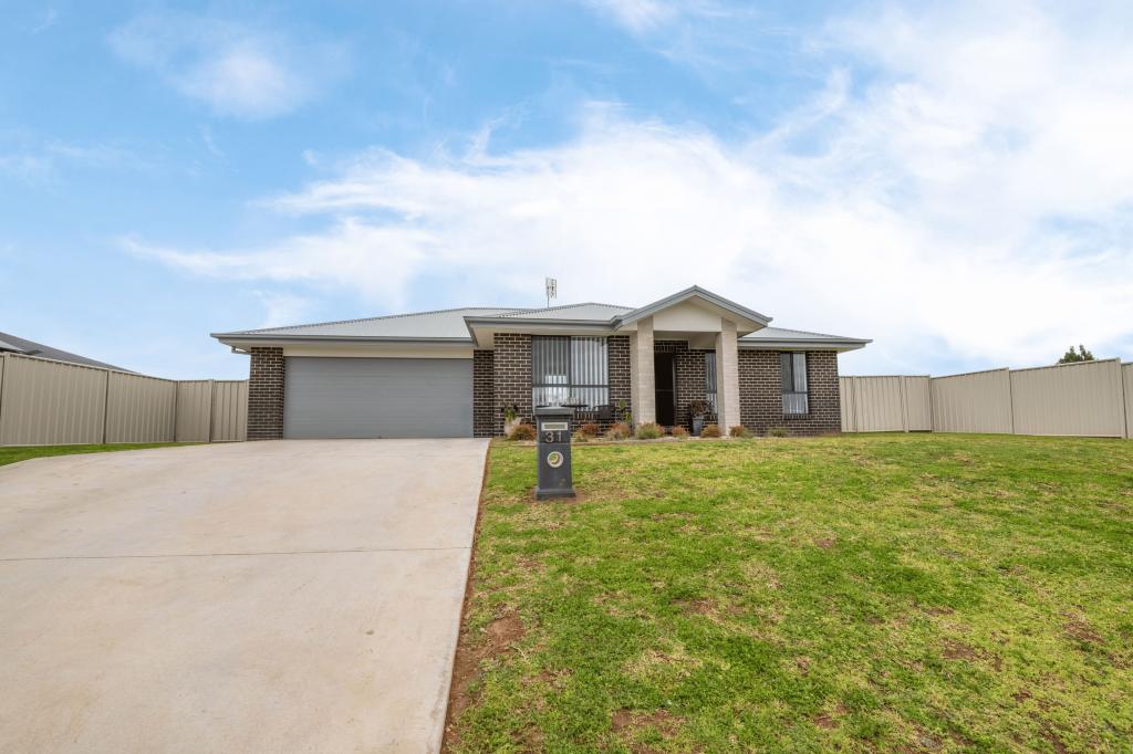31 Rosewood Ave, Parkes, NSW 2870