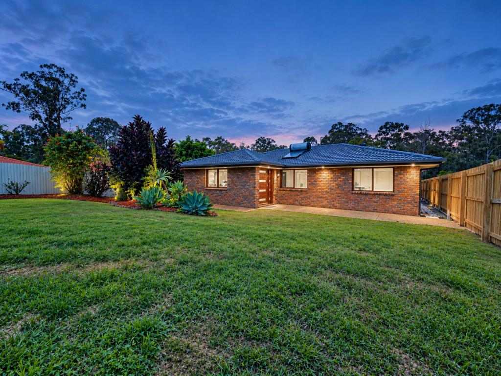 72 Parkroyal Cres, Regents Park, QLD 4118