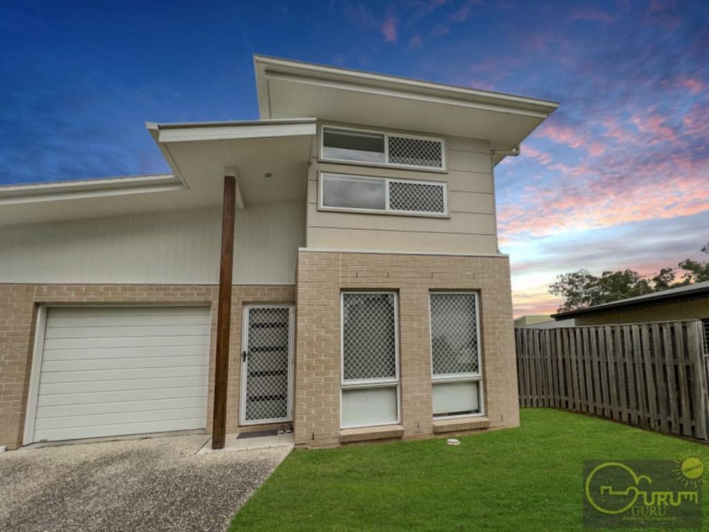 Duplex 1/15 Folkes Cl, Bellbird Park, QLD 4300