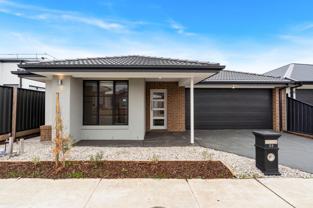 33 Butterfly Cres, Mickleham, VIC 3064