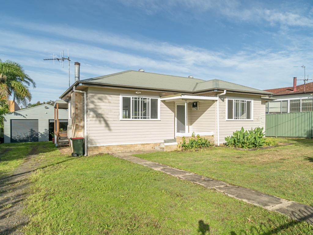 37 Bruntnell St, Taree, NSW 2430