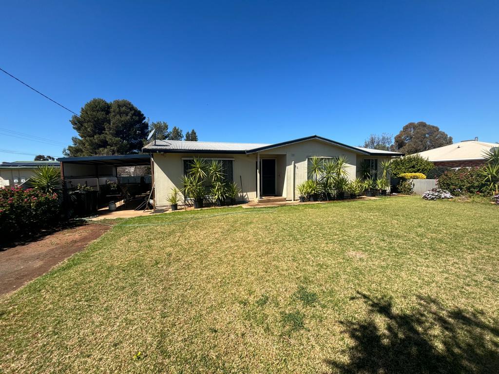5 Moira St, Goolgowi, NSW 2652