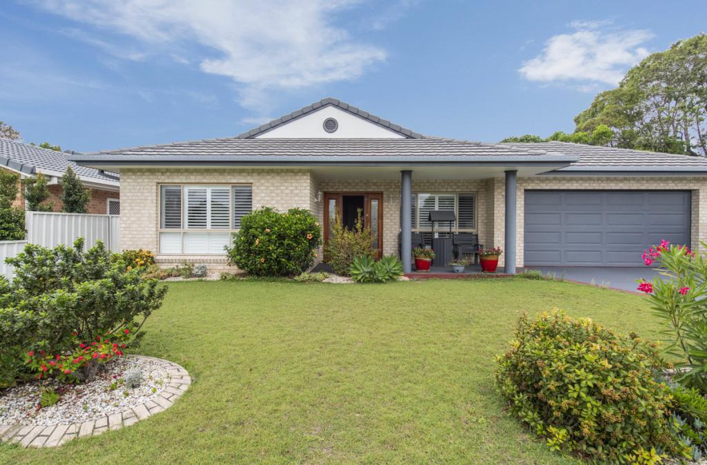 16 Admiralty Ct, Yamba, NSW 2464