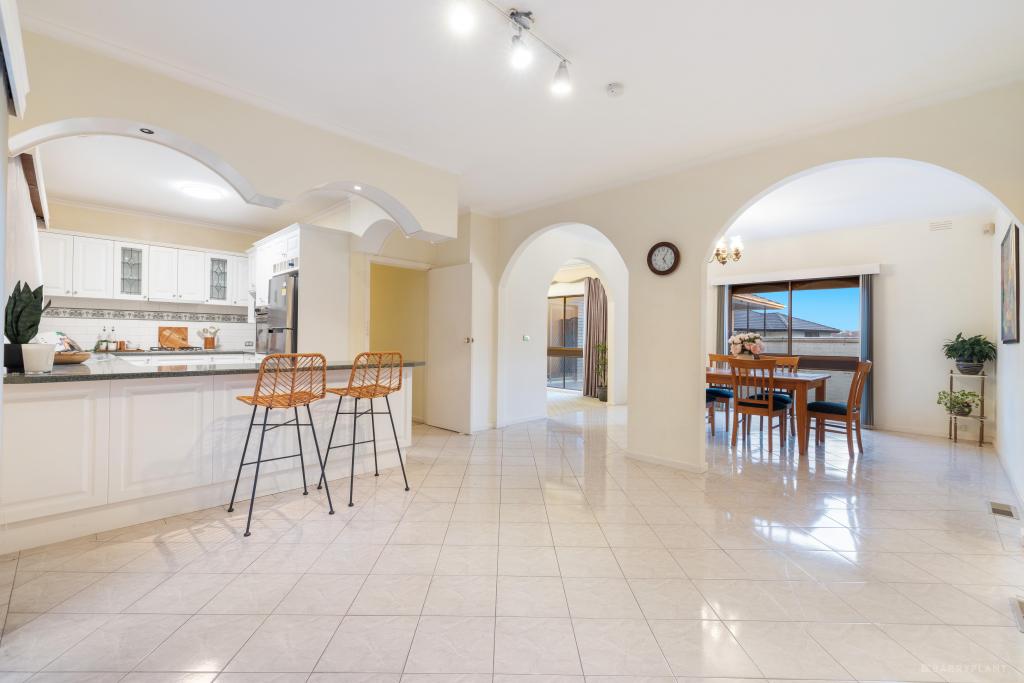 37 Golden Way, Bulleen, VIC 3105