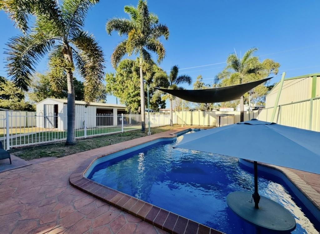 4 LAVER ST, MORANBAH, QLD 4744