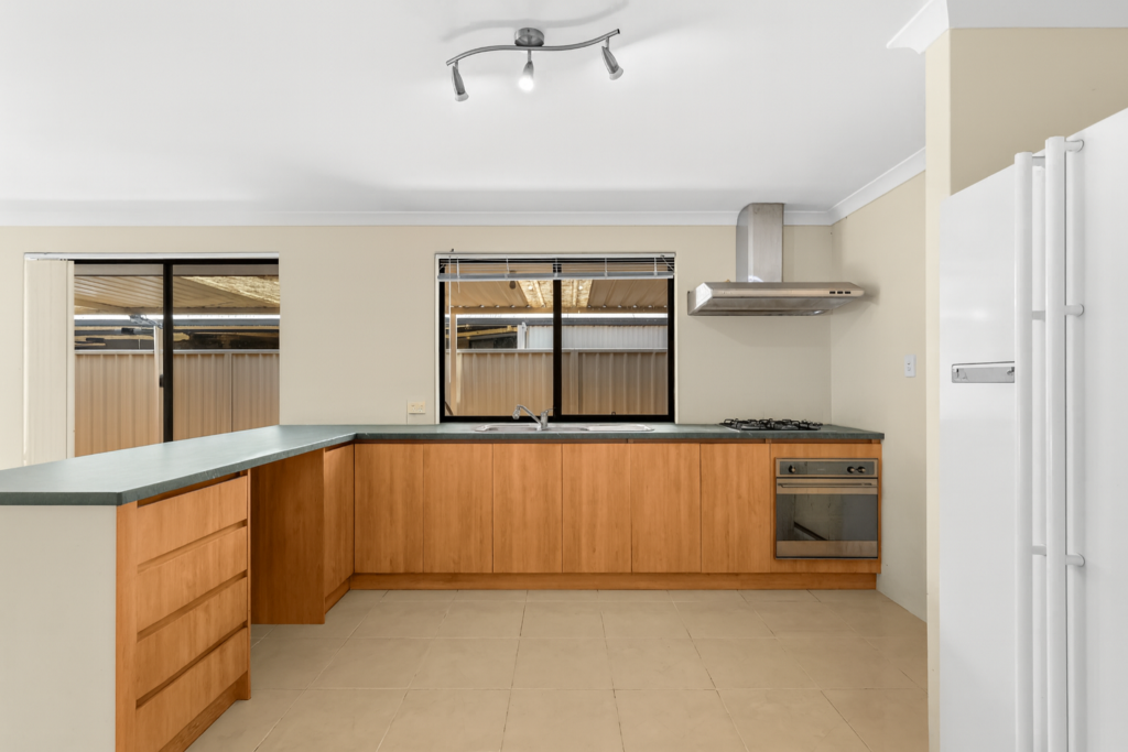 228 SHREEVE RD, CANNING VALE, WA 6155