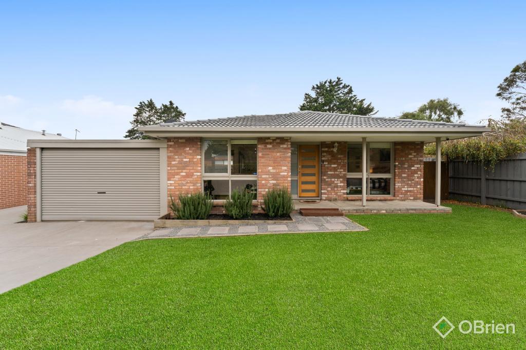 1/11 Chirnside Rd, Berwick, VIC 3806