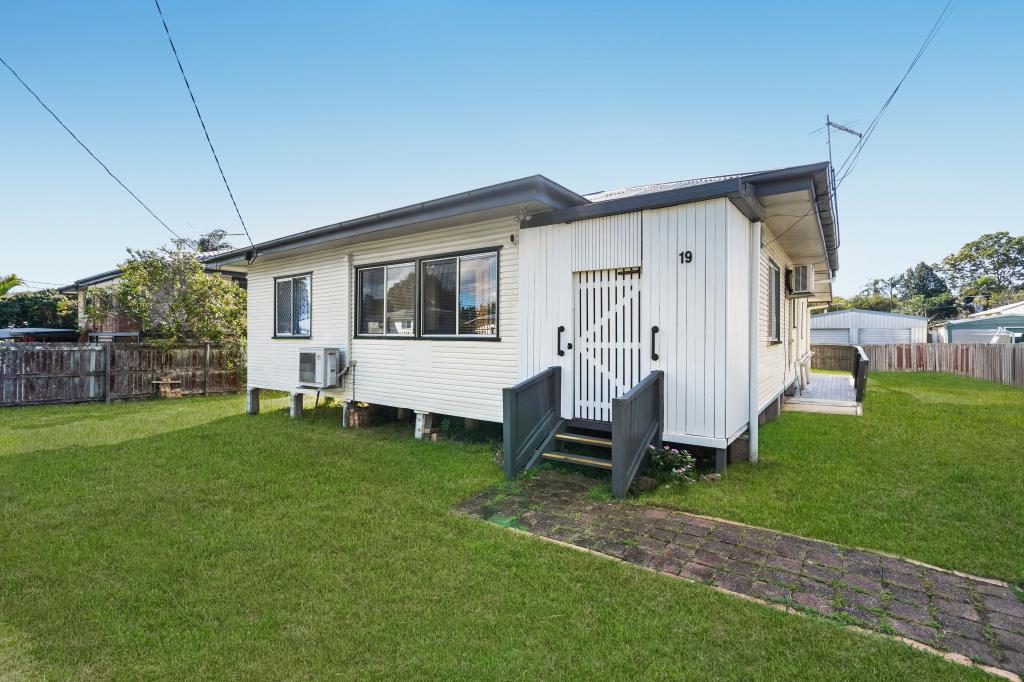 19 Wall St, Bundamba, QLD 4304