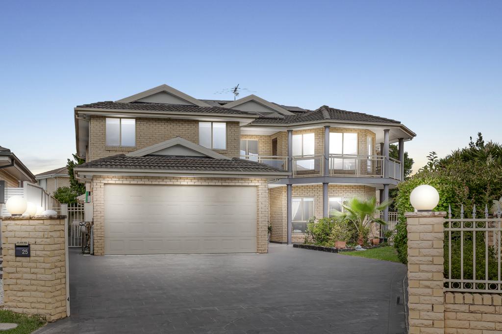 25 Wellesley Pl, Green Valley, NSW 2168