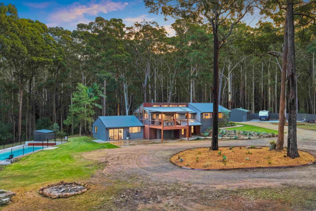 12 Kulla Pl, Bonny Hills, NSW 2445