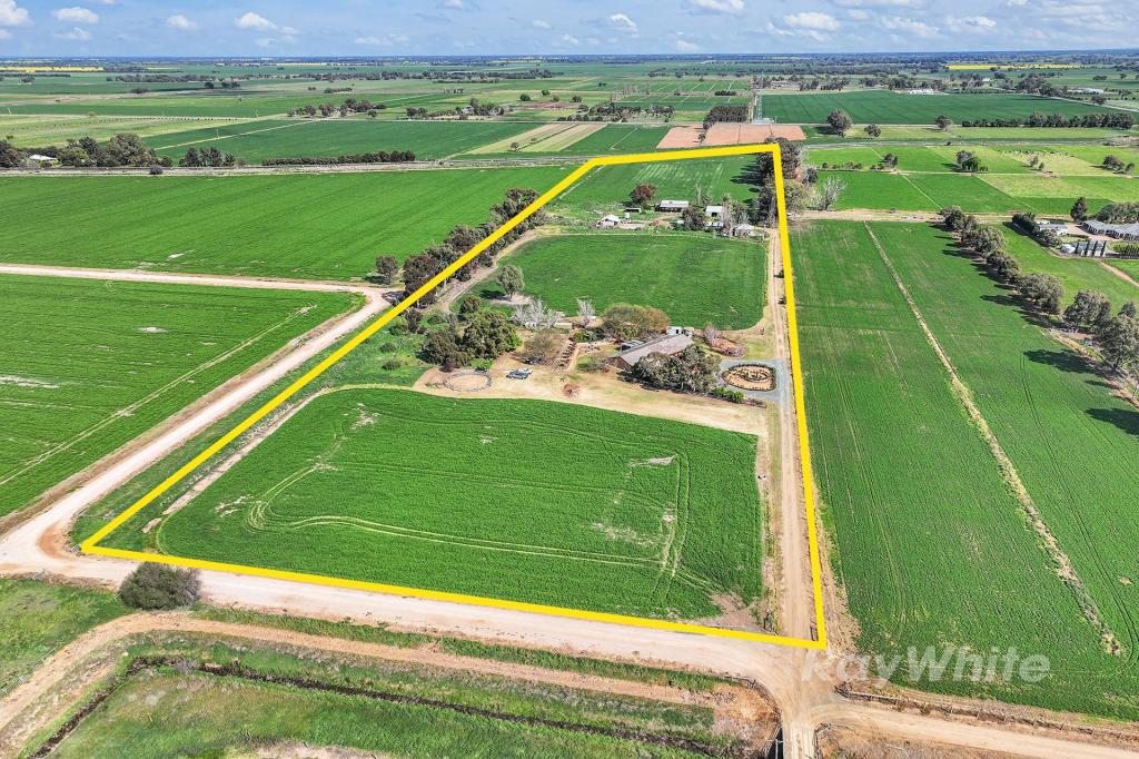 749 Lowe Rd, Ballendella, VIC 3561