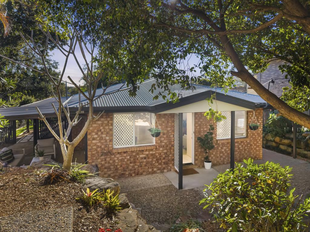 16 T J Ryan Ave, Collingwood Park, QLD 4301